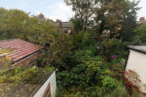 4 bedroom terraced house for sale, High Street, Colliers Wood, London, Greater London, SW19 2BW