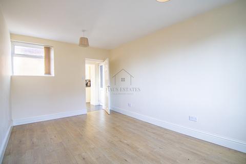 3 bedroom terraced house to rent - Cartwright Drive, Oadby, Leicester, Leicestershire