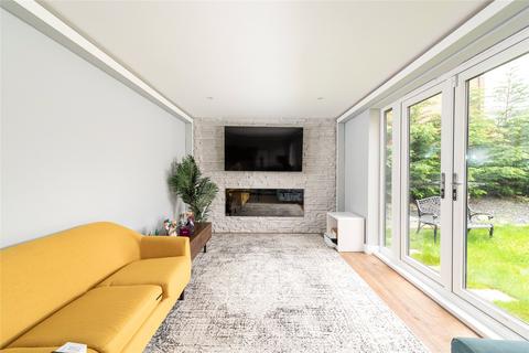 15 Bream Close, Biddenham, Bedford, MK40 4UX