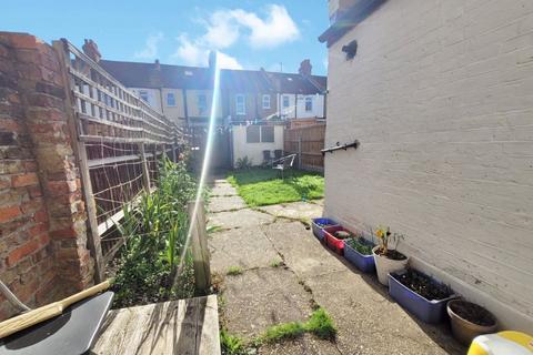 120 Winterbourne Road, Thornton Heath, CR7 7QW