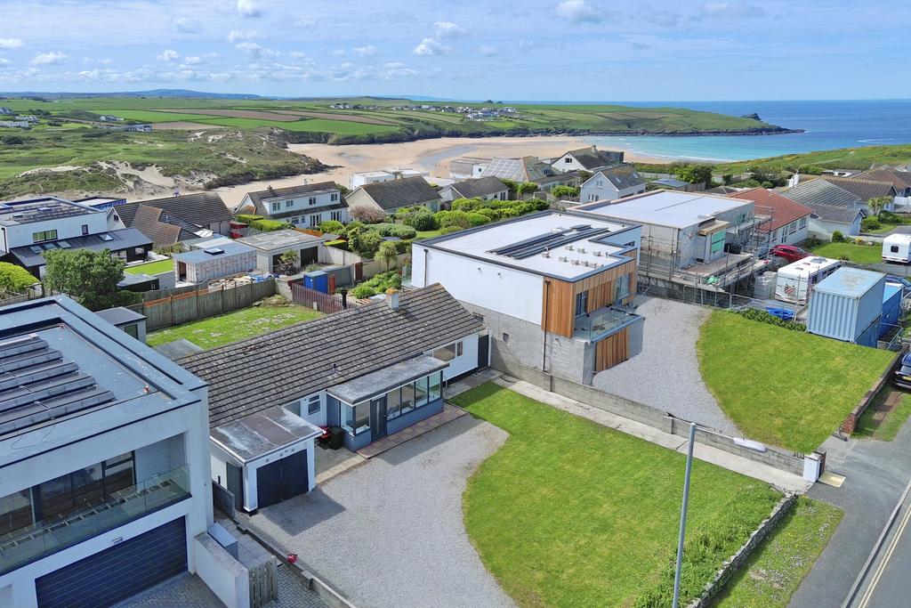 Pentire Avenue, Newquay, TR7 3 bed detached house for sale £950,000