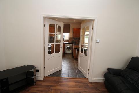 2 bedroom terraced house to rent, Taunton Road, Ashton-Under-Lyne OL7