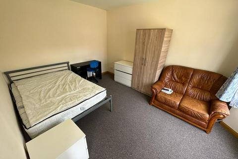 1 bedroom in a house share to rent, Room 1