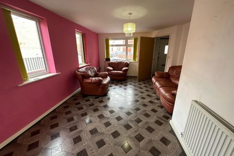 4 bedroom end of terrace house to rent, Blue Moon Way, Manchester M14