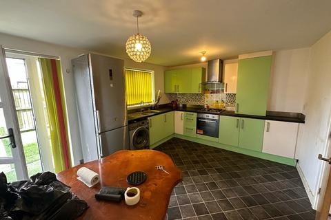 4 bedroom end of terrace house to rent, Blue Moon Way, Manchester M14