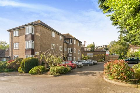 4 Barnhouse Close, Pulborough, RH20 2HT