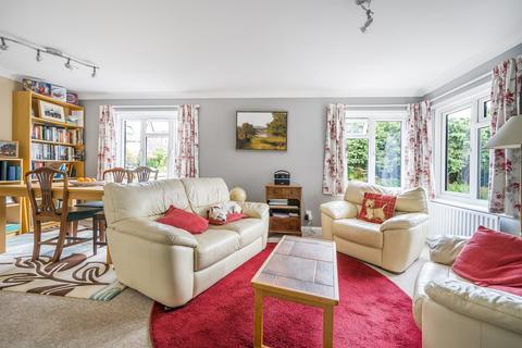 4 Barnhouse Close, Pulborough, RH20 2HT