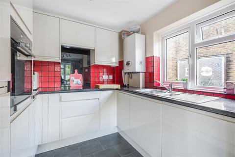 4 Barnhouse Close, Pulborough, RH20 2HT