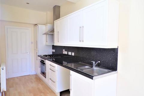 3 bedroom end of terrace house for sale, Desmond Avenue, Hull, HU6 7JZ