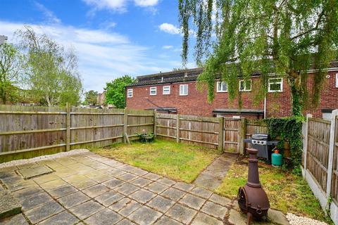 3 bedroom end of terrace house for sale - Wayletts, Basildon, Essex