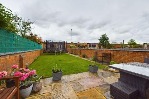 62 Barry Road, Northampton, NN1 5JS