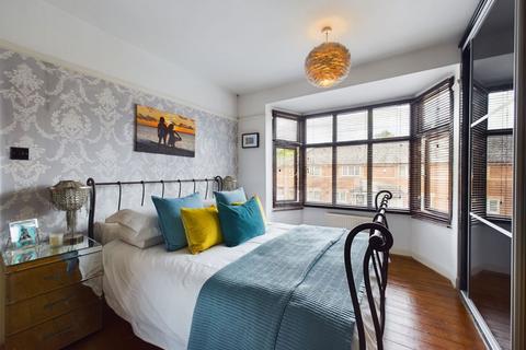 62 Barry Road, Northampton, NN1 5JS