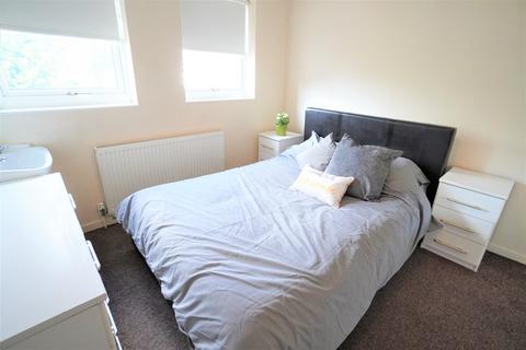 1 bedroom in a house share to rent, Privilege Street, Armley, Leeds, LS12
