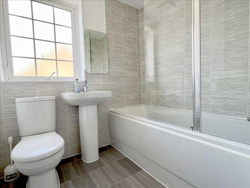 Family bathroom/wc