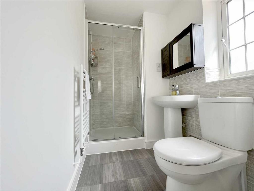 En suite shower