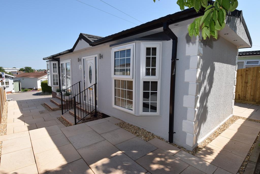 Bungalow Park, Holders Road, Amesbury, SP4 7PJ 1 bed park home for sale