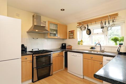 73a Townholm Crescent, London, W7 2LZ