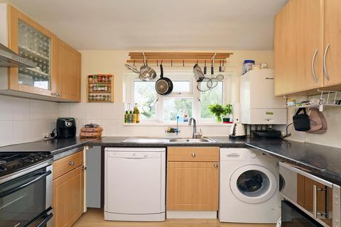73a Townholm Crescent, London, W7 2LZ