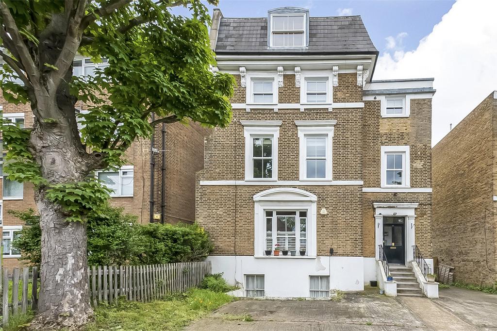Wellington Gardens, Charlton, SE7 1 bed apartment for sale £250,000