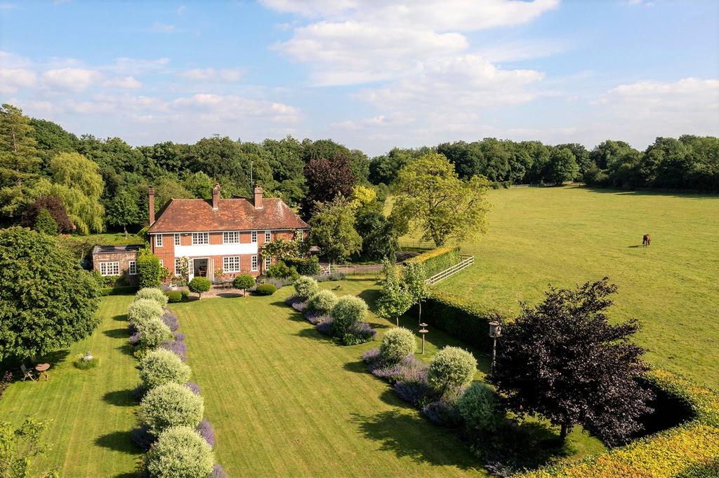 Upper Lambourn, Hungerford, Berkshire 5 bed detached house for sale £