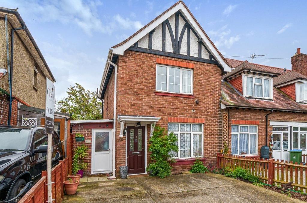 Lobelia Road, Bassett Green, Southampton, Hampshire, SO16 3 bed semi