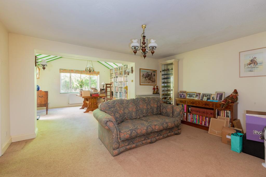 Oldacres, Maidenhead 3 bed detached house for sale £650,000