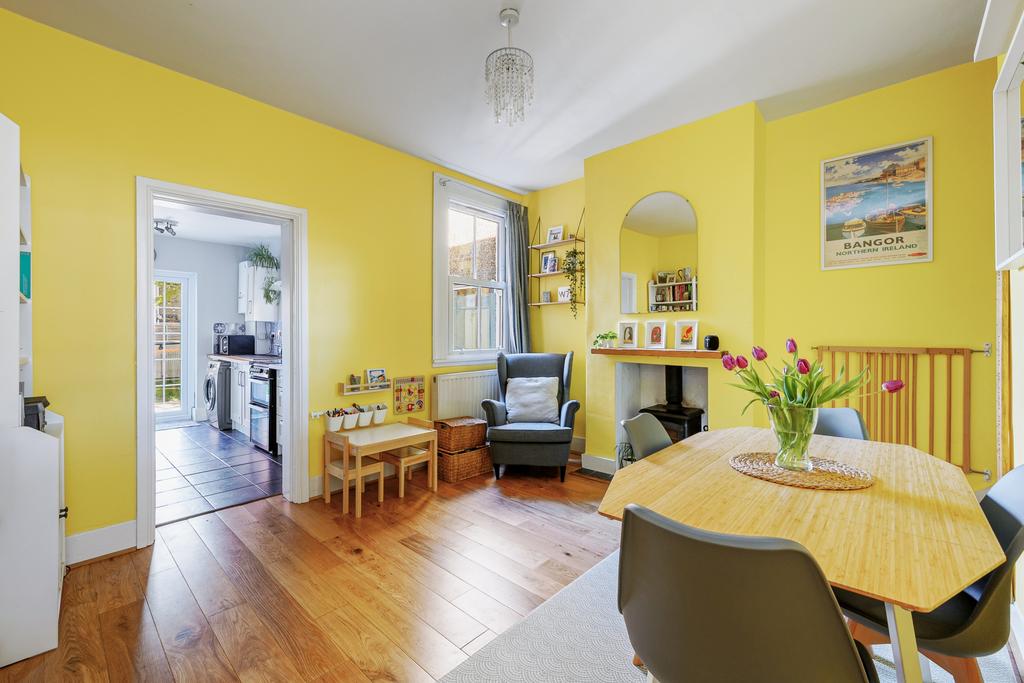 Du Burstow Terrace, Hanwell, W7 3 bed house for sale £650,000