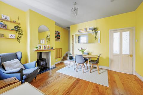7 Du Burstow Terrace, London, W7 2NU