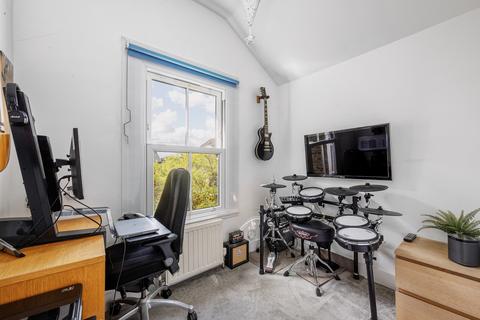 7 Du Burstow Terrace, London, W7 2NU
