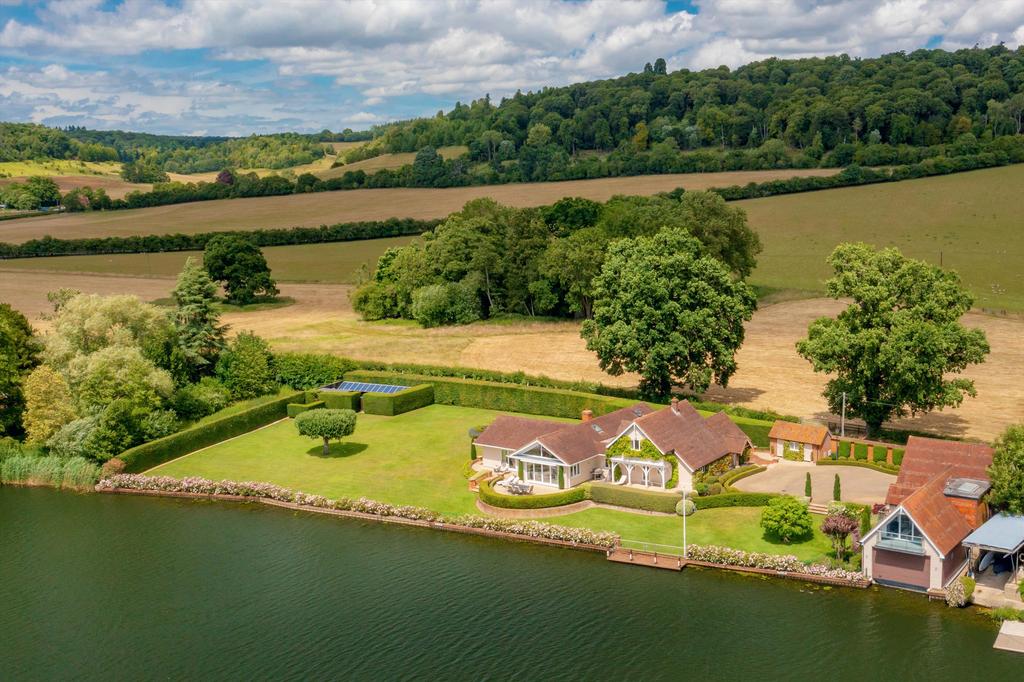 Mill End, Hambleden, HenleyonThames, Buckinghamshire, RG9 4 bed detached house for sale £
