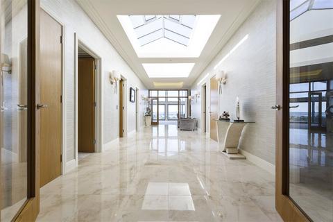 4 bedroom penthouse for sale, Haig Avenue, Canford Cliffs, Poole, Dorset, BH13
