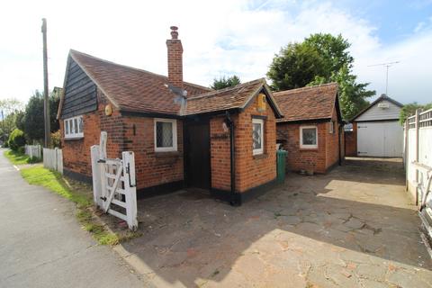 2 bedroom bungalow to rent - Chelmsford Road, Shenfield, Brentwood, Essex, CM15