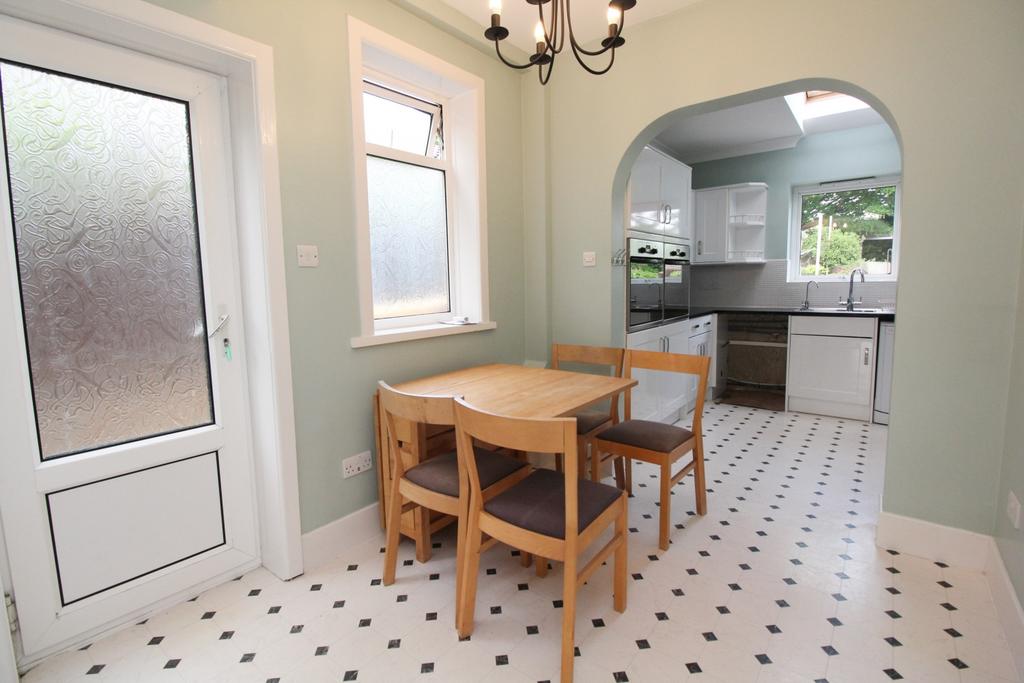Gorsehill Road, Oakdale 3 bed detached house £1,950 pcm (£450 pw)