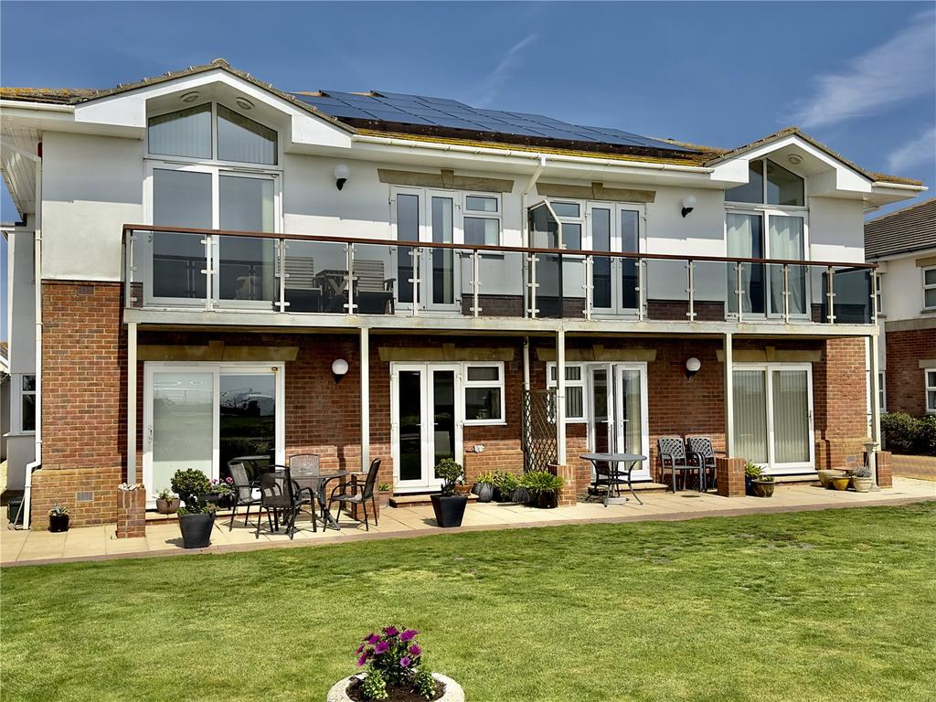 Hurst Road, Milford on Sea... 2 bed apartment £525,000