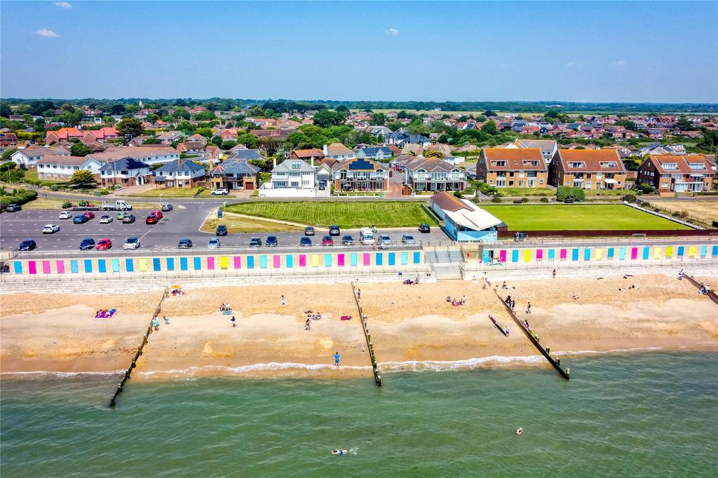 Hurst Road, Milford on Sea... 2 bed apartment £525,000