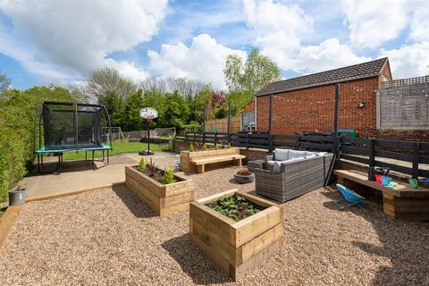 4 bedroom detached bungalow for sale - Valkyrie Avenue, Whitstable