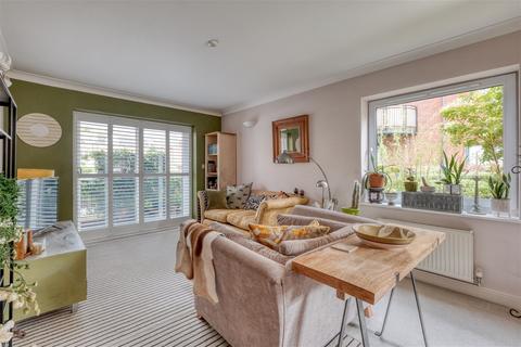 9 Diglis Court, Worcester, WR5 3BF