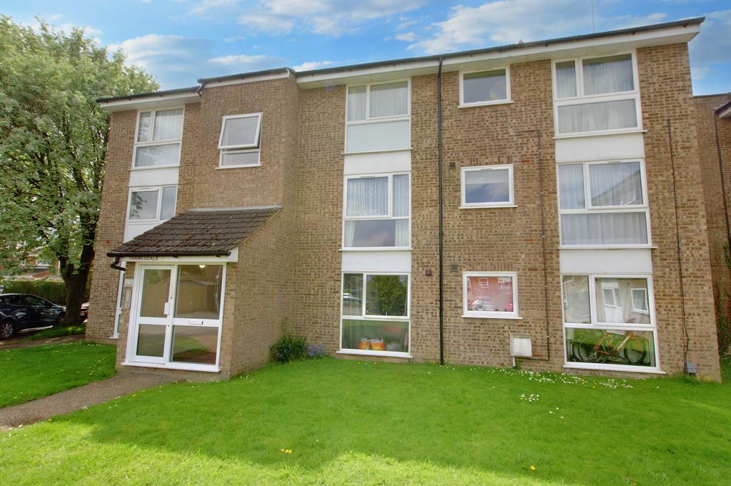Thamesdale, London Colney, AL2 1 bed flat £995 pcm (£230 pw)