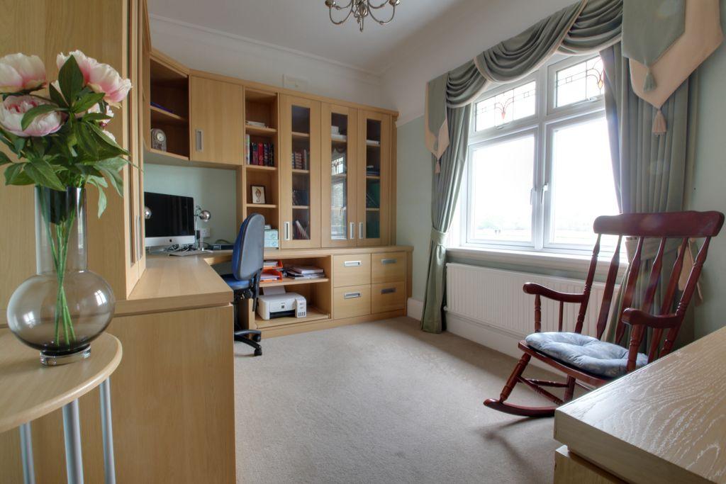 Study/Bedroom 7