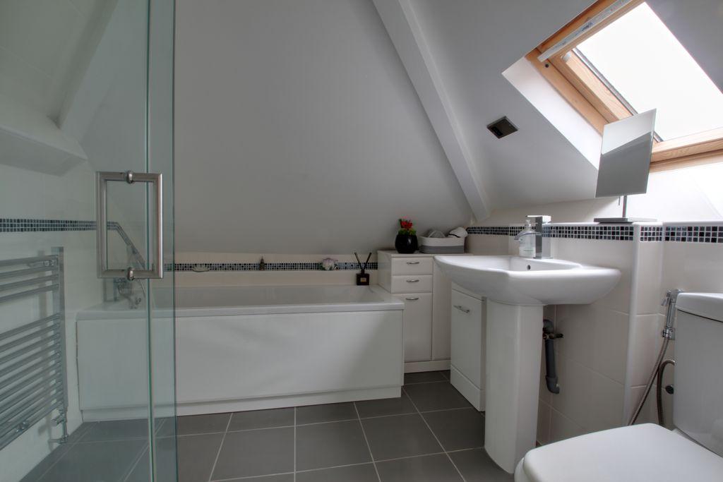 2nd Floor Bathroom