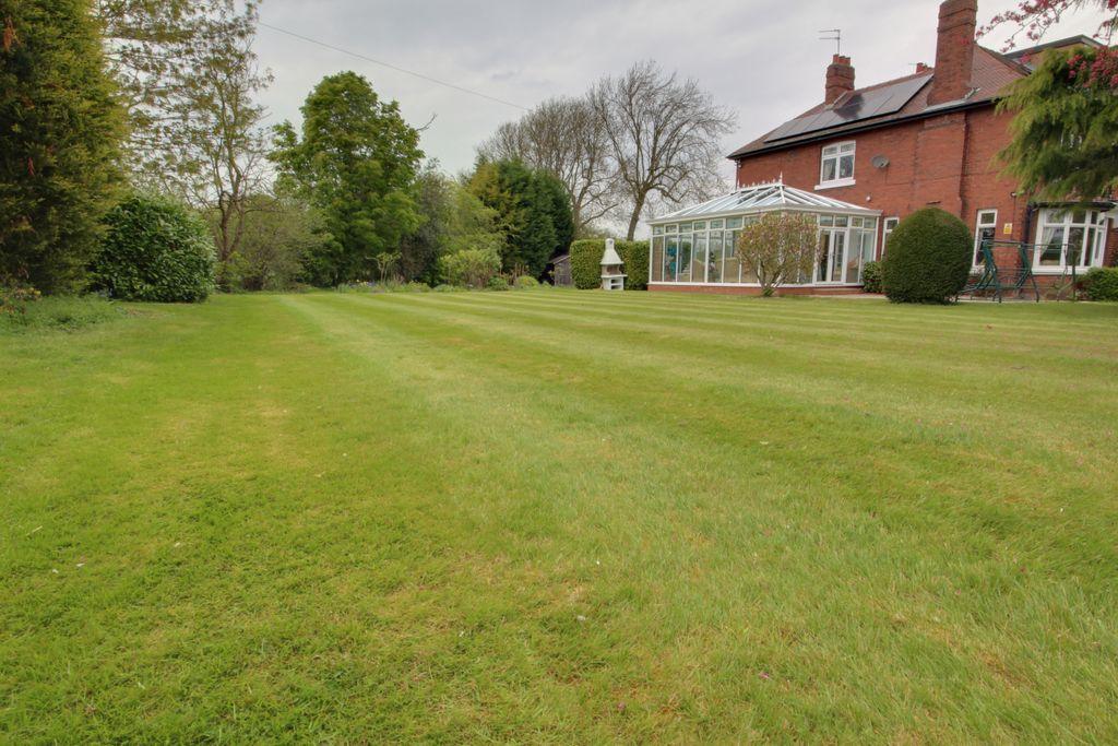 Garden at Side
