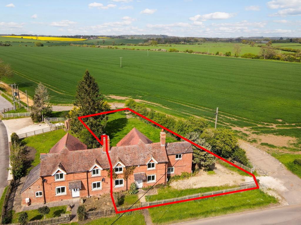 Wellesbourne 4 bed semidetached house for sale £325,000