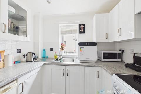 1 bedroom apartment for sale, Truro