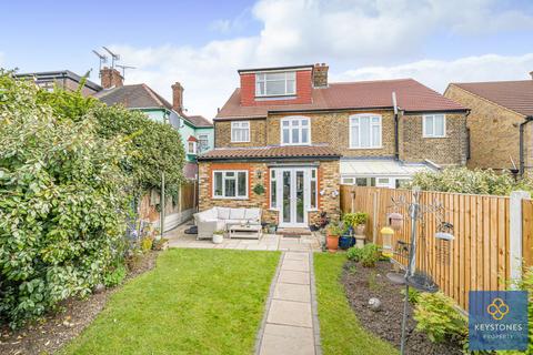 8 Erroll Road, Romford, RM1 3DJ