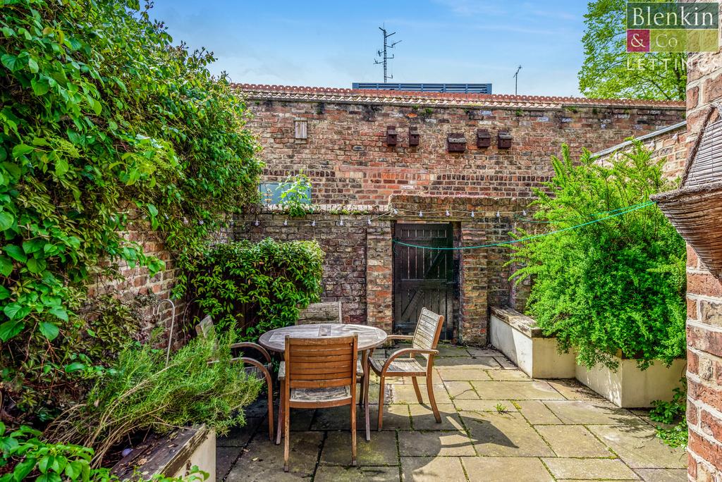 Courtyard Garden