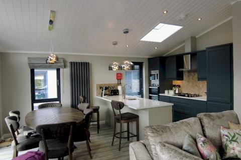 Three Bed Oakgrove Tamarack (48x22) Faringdon Grange Holiday Lodge Park, Faringdon SN7