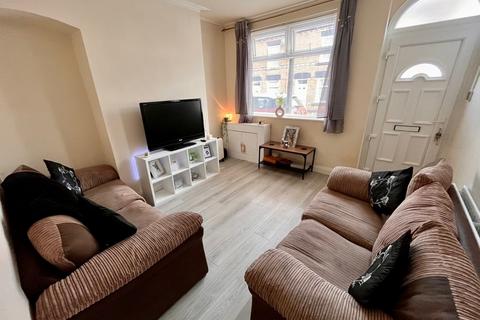 2 bedroom terraced house to rent, Gladstone Street, St. Helens