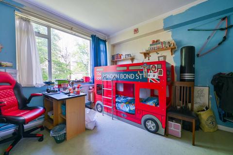 2 bedroom flat for sale, Southampton Row, Bloomsbury, London, WC1B