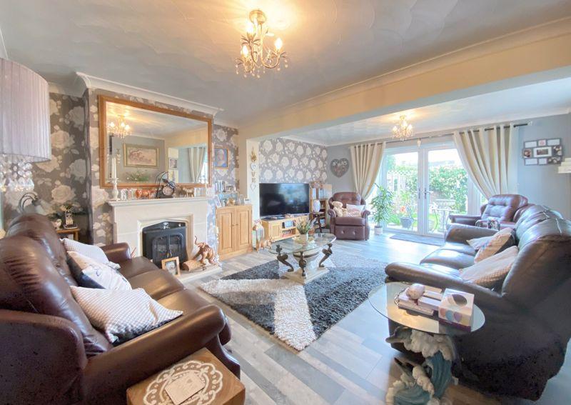 Melrose Avenue, Warminster 3 bed semidetached house for sale £340,000