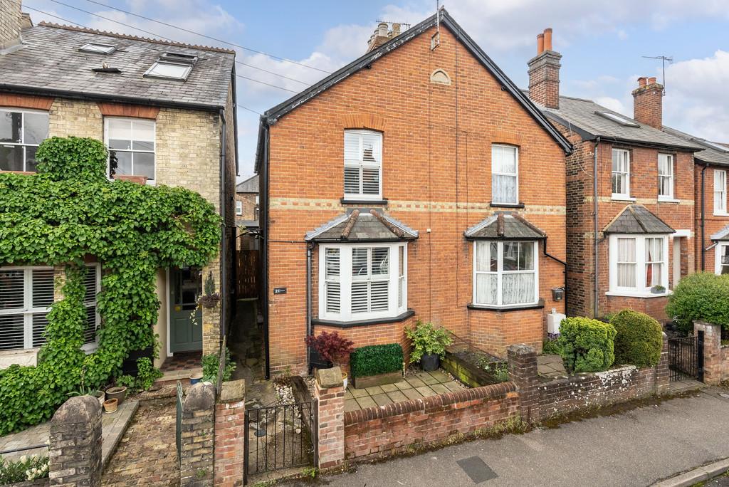 Rothes Road, Dorking 3 bed semidetached house £575,000